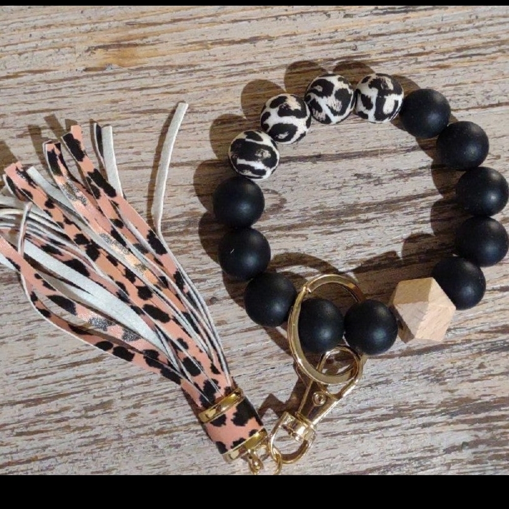 Leopard Print Keychain Bracelet with Tassel 🆕